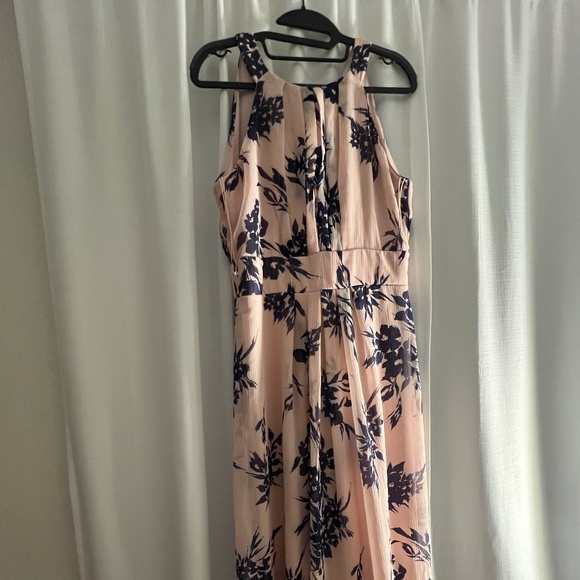 Dress - Picture 1 of 2